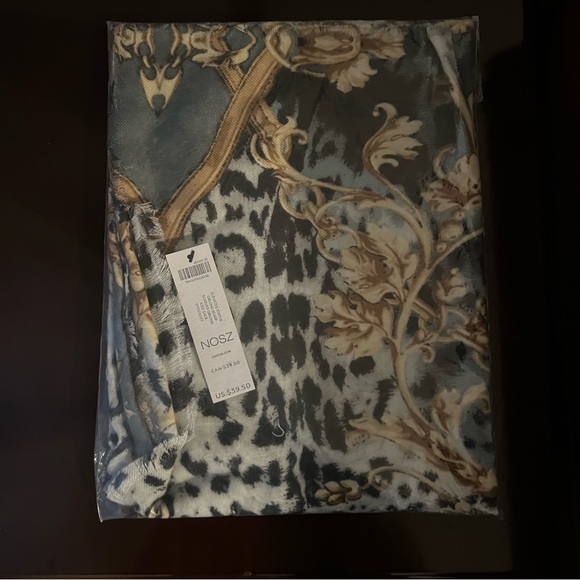 Chico’s Elevated Status-Print Oblong Scarf - Brand New with Tags NWT - Picture 3 of 8